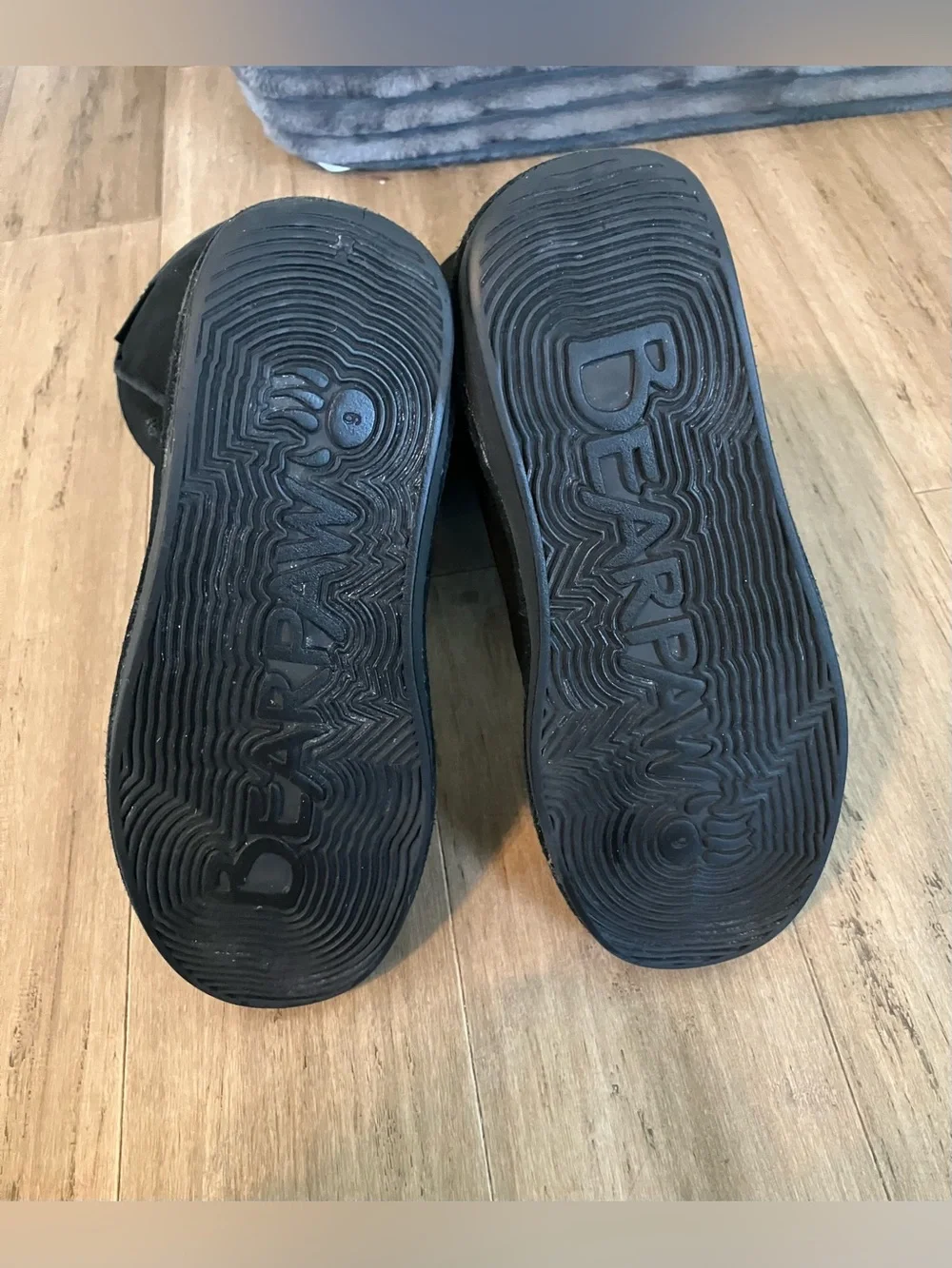 Bearpaw women black suede upper, wool blendlining leather footbed calfboots. 9